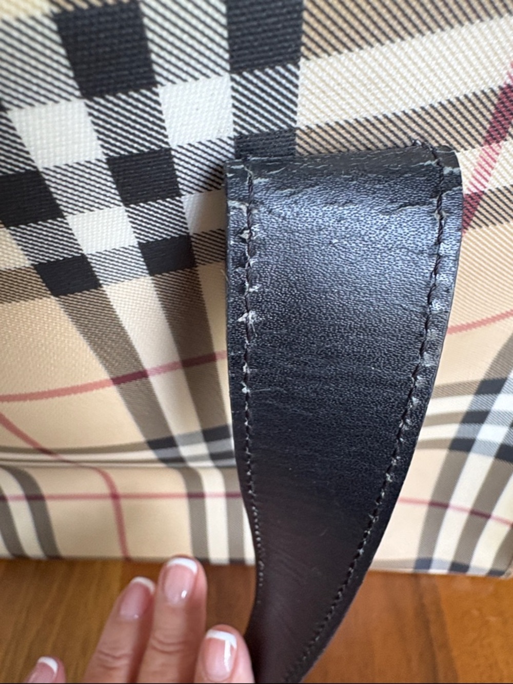 Burberry Beige Check Shoulder Bag with Black Straps
Not sure if it is authentic. - Picture 5 of 10